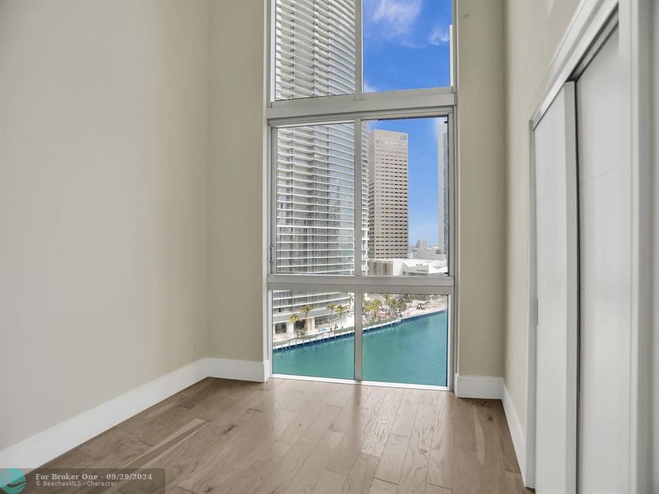 Active With Contract: $2,000,000 (2 beds, 2 baths, 1977 Square Feet)