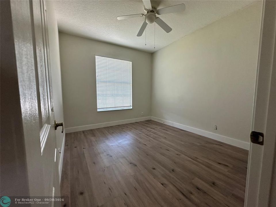 For Rent: $2,550 (3 beds, 2 baths, 1996 Square Feet)