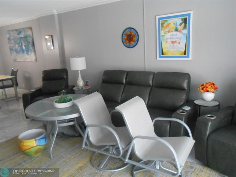 Active With Contract: $4,500 (2 beds, 2 baths, 1450 Square Feet)