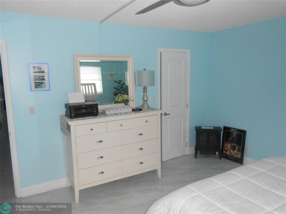 Active With Contract: $4,500 (2 beds, 2 baths, 1450 Square Feet)