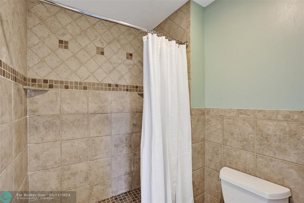 For Sale: $389,900 (3 beds, 2 baths, 1768 Square Feet)