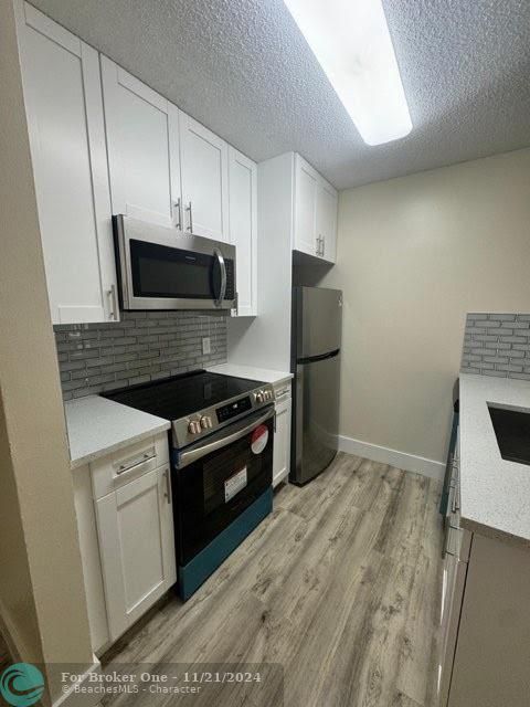 For Sale: $149,900 (1 beds, 1 baths, 470 Square Feet)