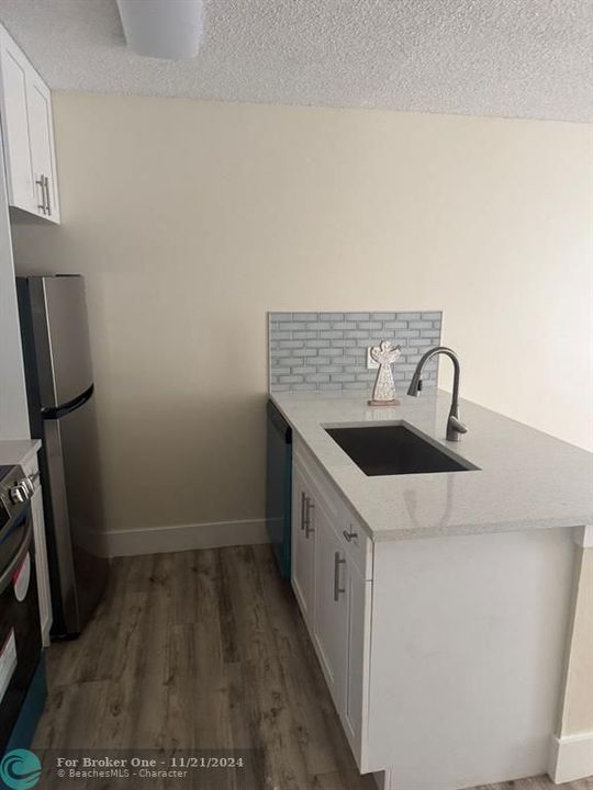 For Sale: $149,900 (1 beds, 1 baths, 470 Square Feet)