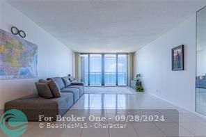 Active With Contract: $425,000 (1 beds, 2 baths, 980 Square Feet)