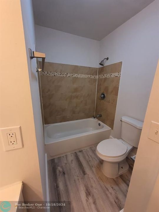 Active With Contract: $309,000 (2 beds, 2 baths, 1152 Square Feet)