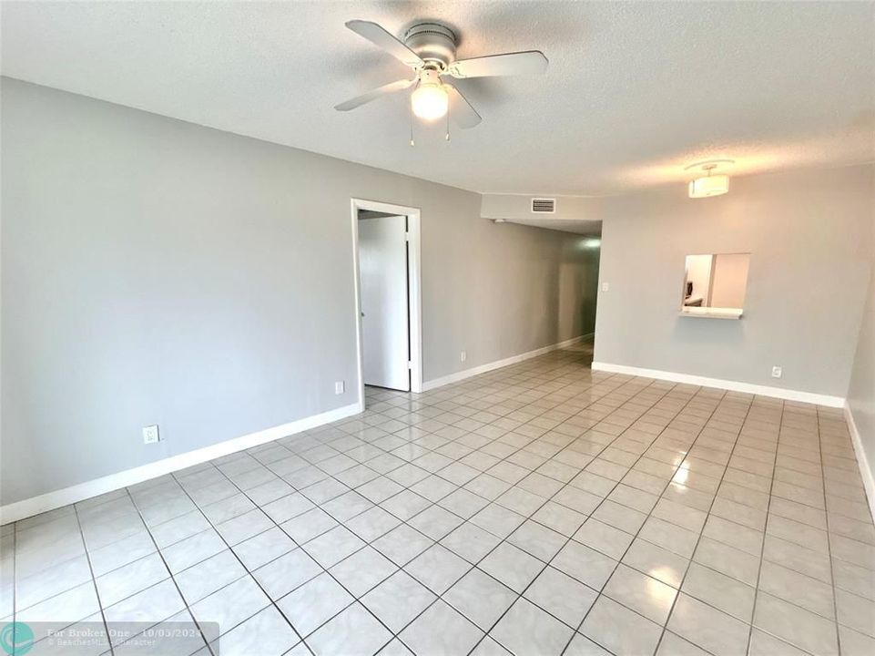 Active With Contract: $1,650 (1 beds, 1 baths, 750 Square Feet)