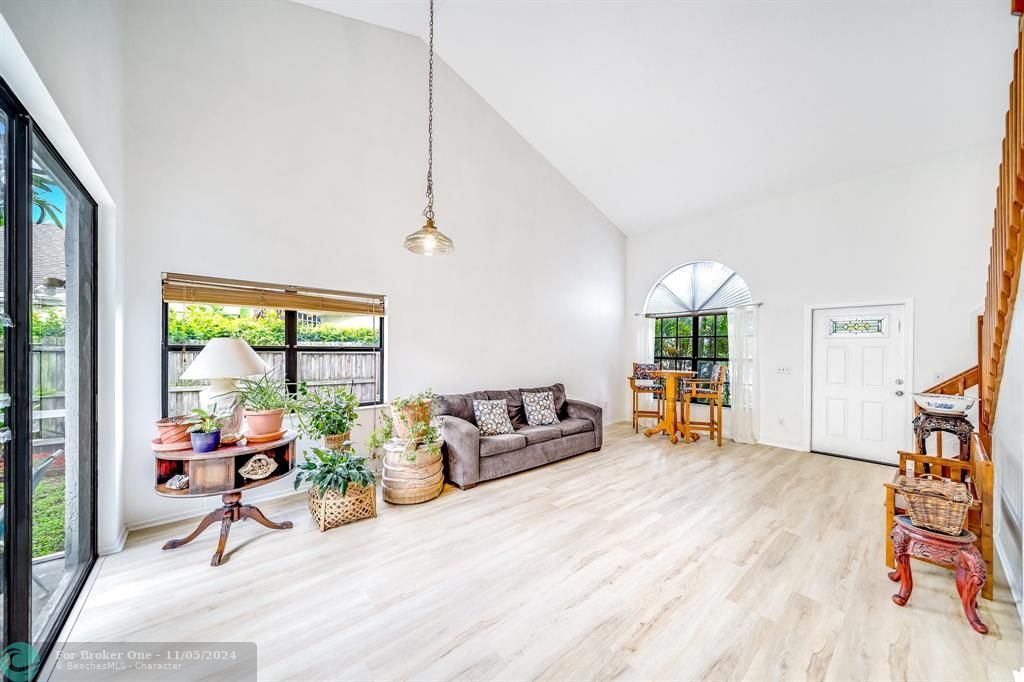 Active With Contract: $645,000 (3 beds, 2 baths, 1821 Square Feet)