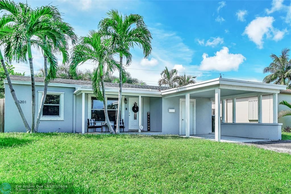 Active With Contract: $499,500 (3 beds, 2 baths, 1390 Square Feet)