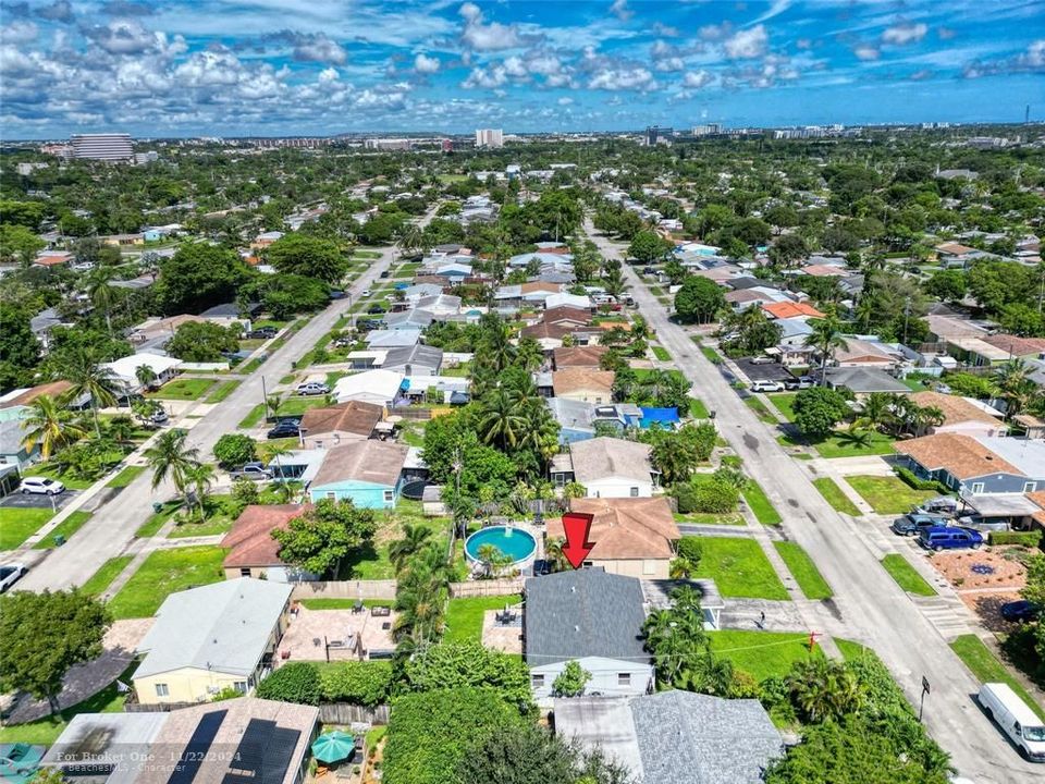 Active With Contract: $499,500 (3 beds, 2 baths, 1390 Square Feet)