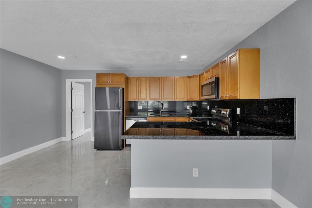 For Sale: $3,000 (3 beds, 1 baths, 1684 Square Feet)