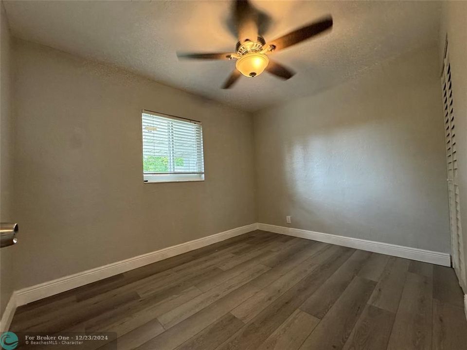 Active With Contract: $2,950 (3 beds, 2 baths, 1319 Square Feet)