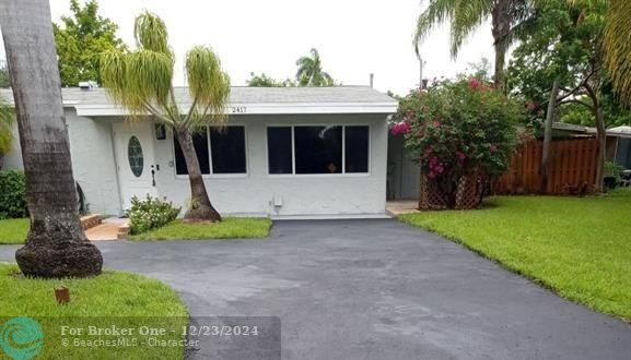 Active With Contract: $2,950 (3 beds, 2 baths, 1319 Square Feet)