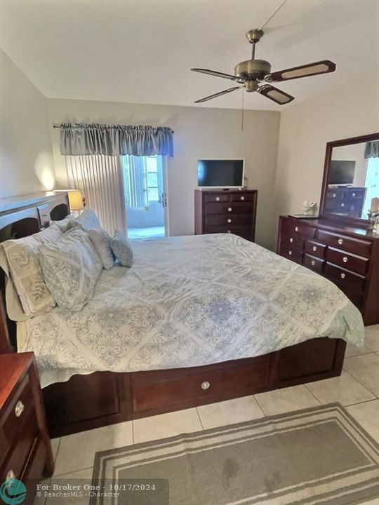 Active With Contract: $142,500 (1 beds, 1 baths, 732 Square Feet)