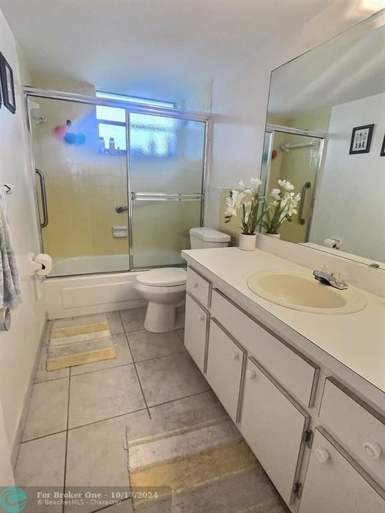 Active With Contract: $142,500 (1 beds, 1 baths, 732 Square Feet)