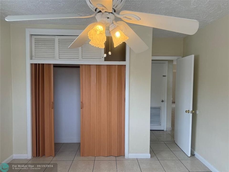 For Sale: $2,556 (2 beds, 1 baths, 2114 Square Feet)