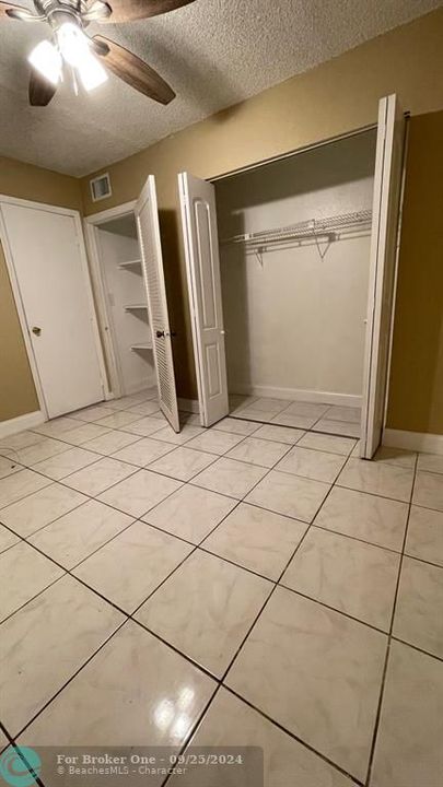 Active With Contract: $145,000 (2 beds, 1 baths, 812 Square Feet)