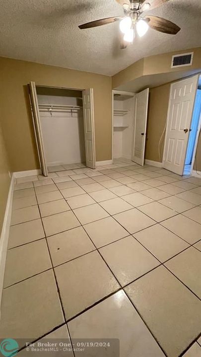 Active With Contract: $145,000 (2 beds, 1 baths, 812 Square Feet)