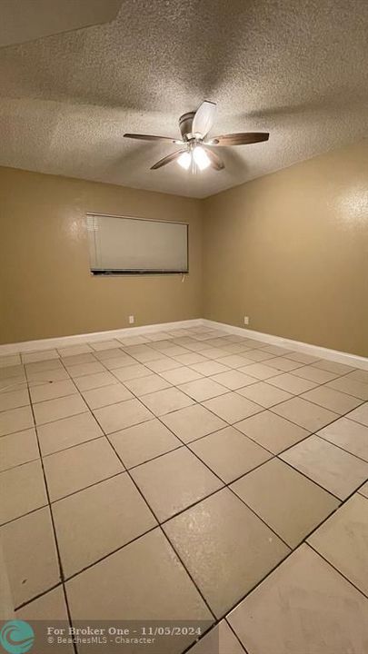 Active With Contract: $145,000 (2 beds, 1 baths, 812 Square Feet)