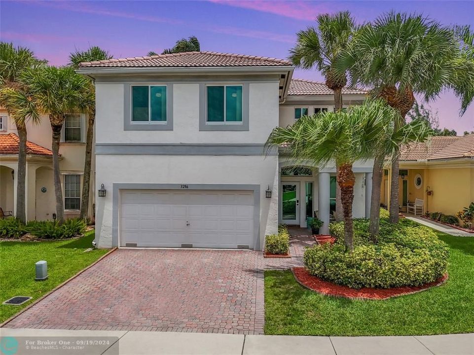 Active With Contract: $599,999 (4 beds, 2 baths, 2212 Square Feet)