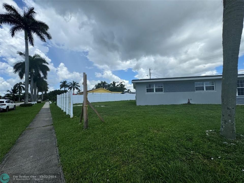 For Sale: $499,900 (3 beds, 2 baths, 1317 Square Feet)