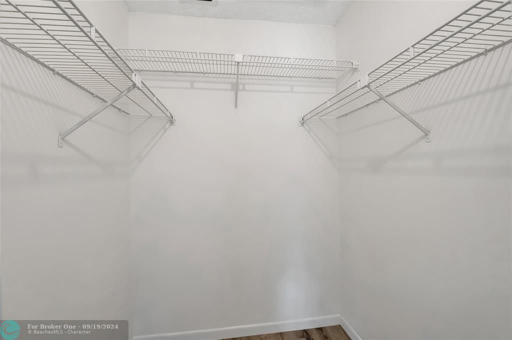 Active With Contract: $2,500 (3 beds, 2 baths, 1018 Square Feet)