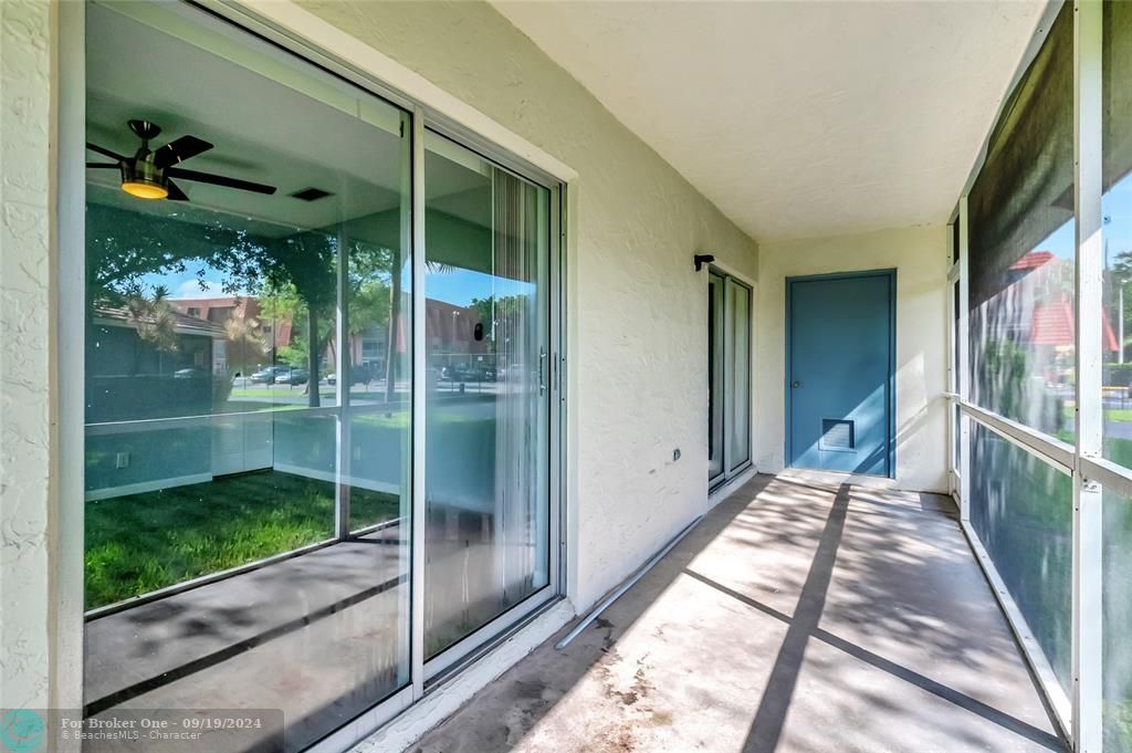 Active With Contract: $2,500 (3 beds, 2 baths, 1018 Square Feet)