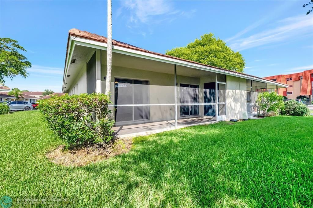 Active With Contract: $2,500 (3 beds, 2 baths, 1018 Square Feet)