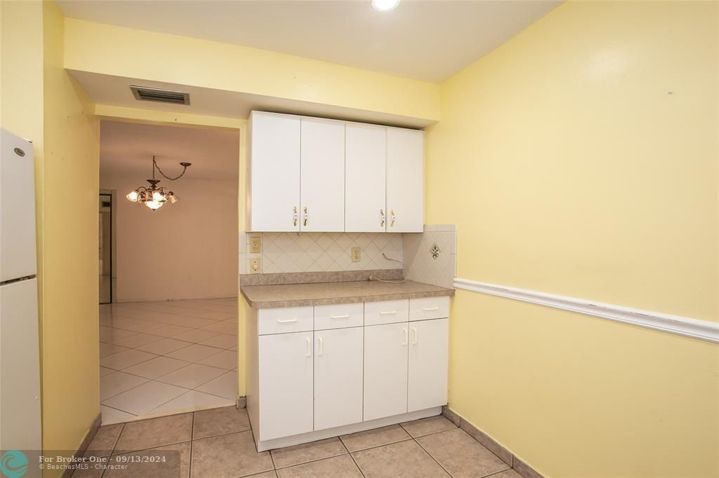 For Sale: $149,900 (2 beds, 2 baths, 1300 Square Feet)