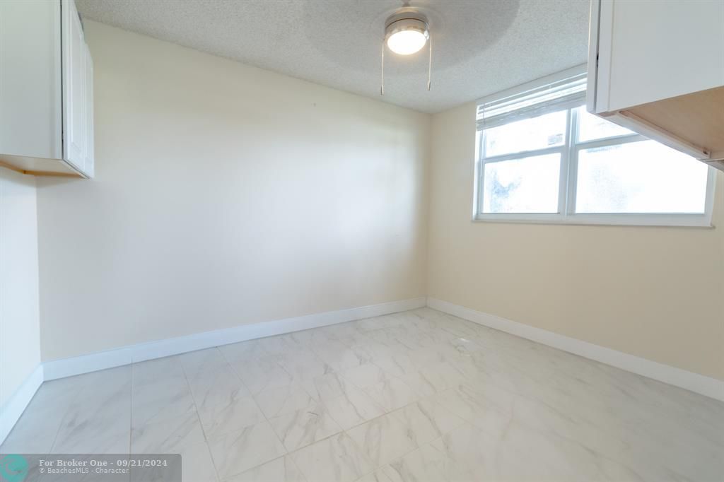 For Sale: $159,000 (2 beds, 2 baths, 950 Square Feet)