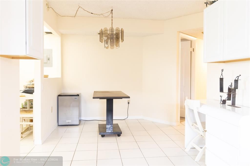 For Sale: $159,000 (2 beds, 2 baths, 950 Square Feet)