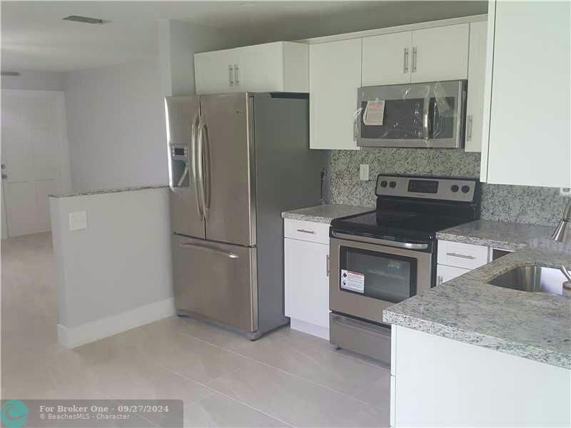 Active With Contract: $359,900 (2 beds, 1 baths, 1132 Square Feet)