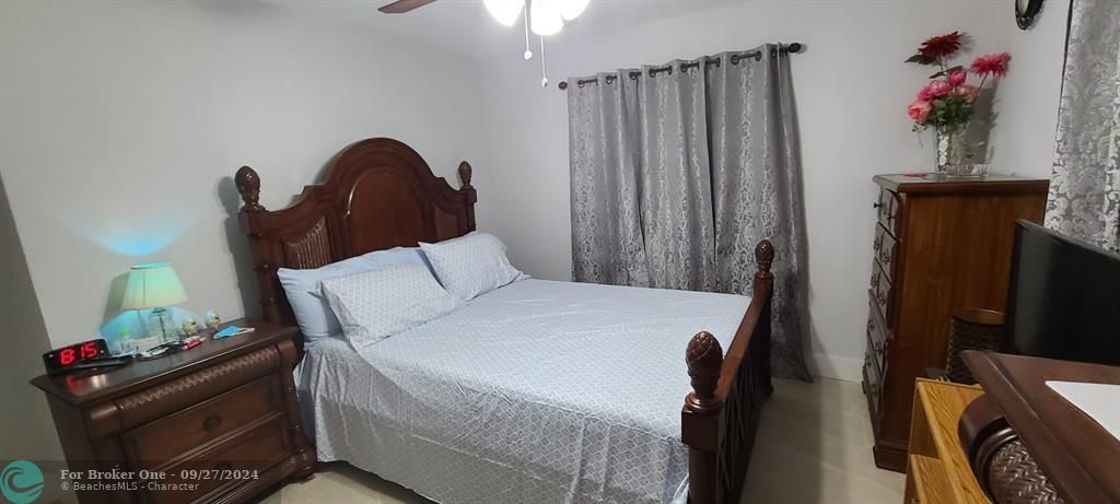 Activo con contrato: $359,900 (2 camas, 1 baños, 1132 Pies cuadrados)