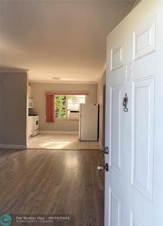 For Rent: $1,700 (1 beds, 1 baths, 620 Square Feet)