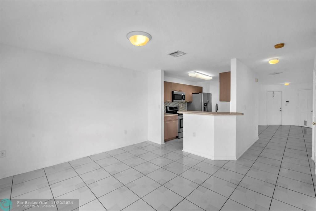 For Sale: $560,000 (3 beds, 2 baths, 1726 Square Feet)