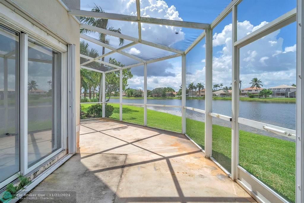 For Sale: $560,000 (3 beds, 2 baths, 1726 Square Feet)