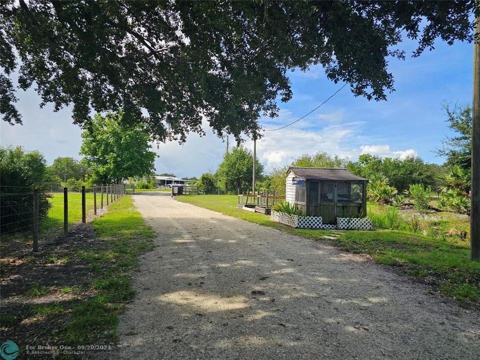 For Sale: $490,000 (3 beds, 2 baths, 1872 Square Feet)