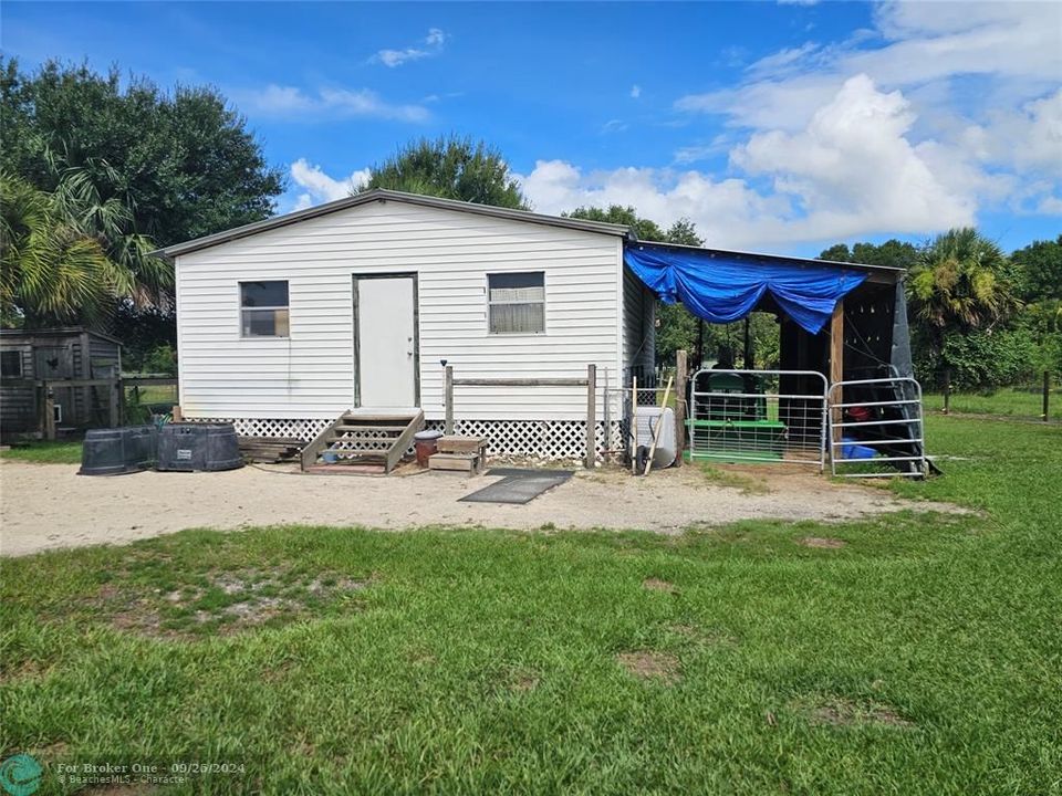 For Sale: $490,000 (3 beds, 2 baths, 1872 Square Feet)