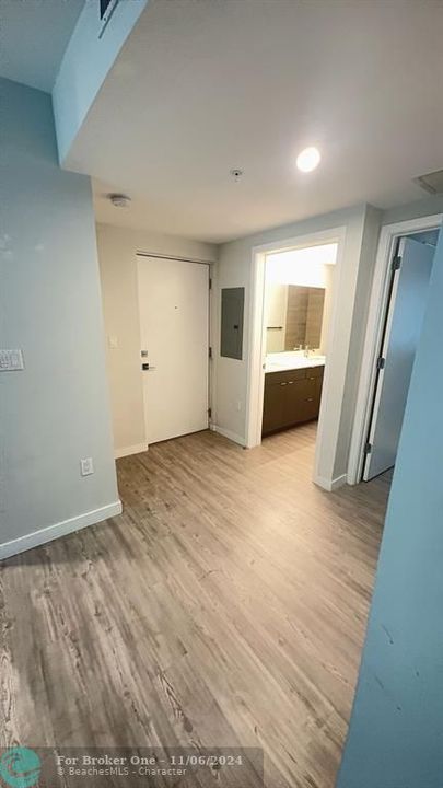 For Rent: $2,100 (1 beds, 1 baths, 19838 Square Feet)