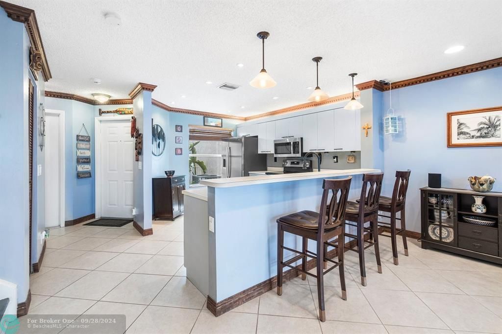 Active With Contract: $369,000 (2 beds, 2 baths, 1308 Square Feet)