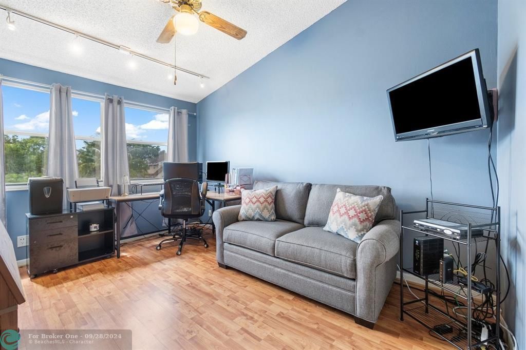 Active With Contract: $369,000 (2 beds, 2 baths, 1308 Square Feet)