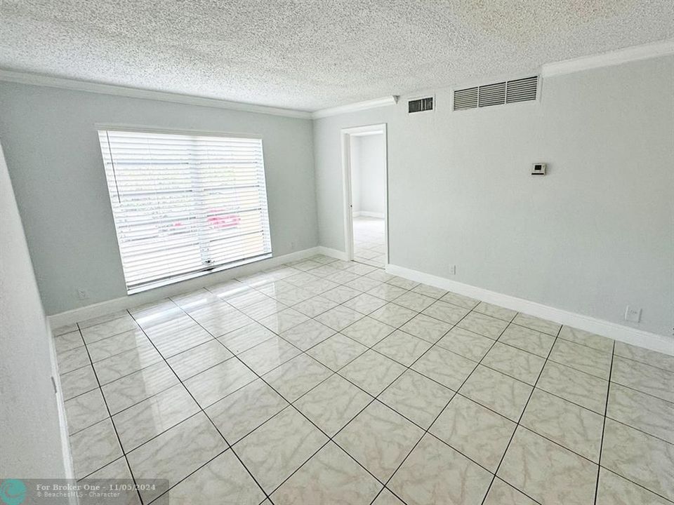 Active With Contract: $2,250 (3 beds, 2 baths, 1167 Square Feet)