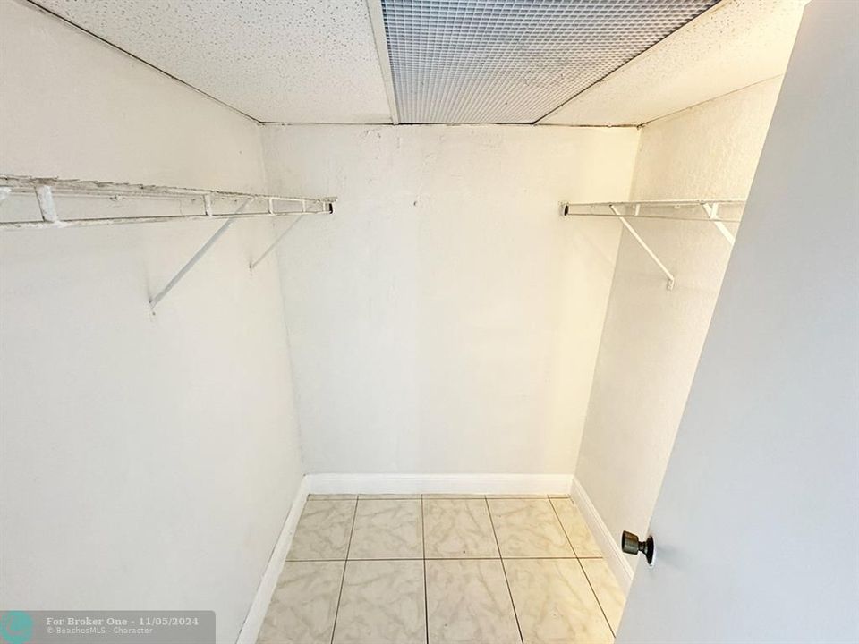 Active With Contract: $2,250 (3 beds, 2 baths, 1167 Square Feet)