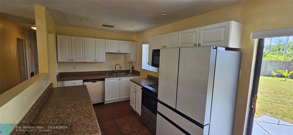 Active With Contract: $3,300 (3 beds, 2 baths, 0 Square Feet)