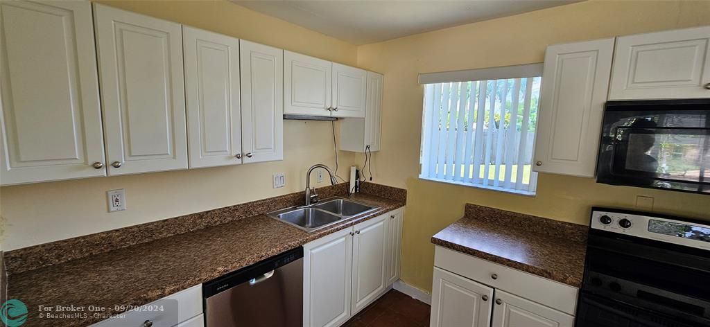 Active With Contract: $3,300 (3 beds, 2 baths, 0 Square Feet)