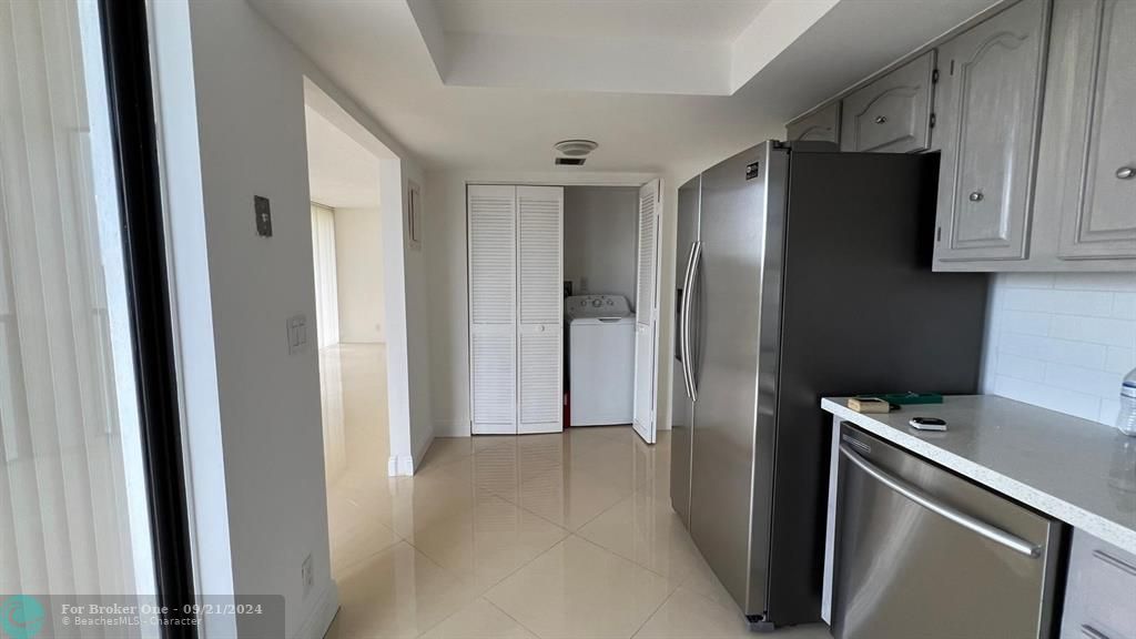 En Venta: $299,000 (2 camas, 2 baños, 1255 Pies cuadrados)