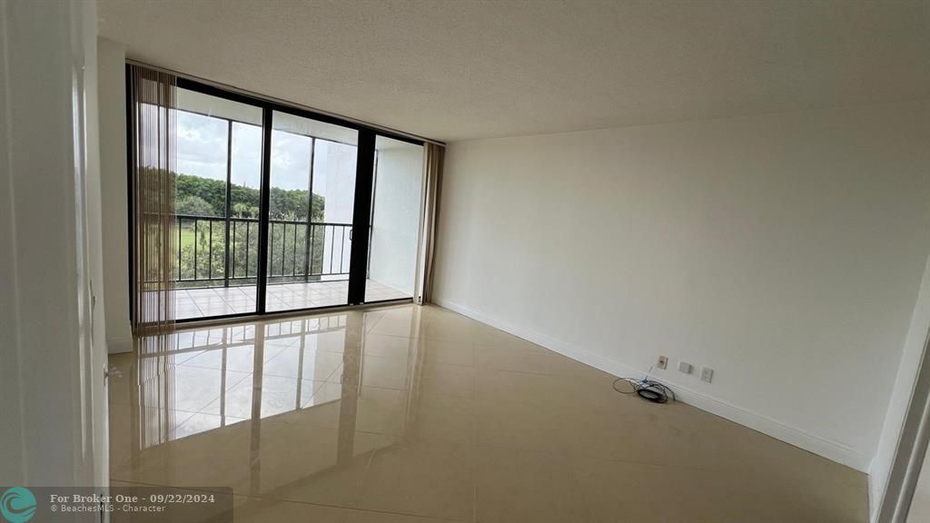 En Venta: $299,000 (2 camas, 2 baños, 1255 Pies cuadrados)