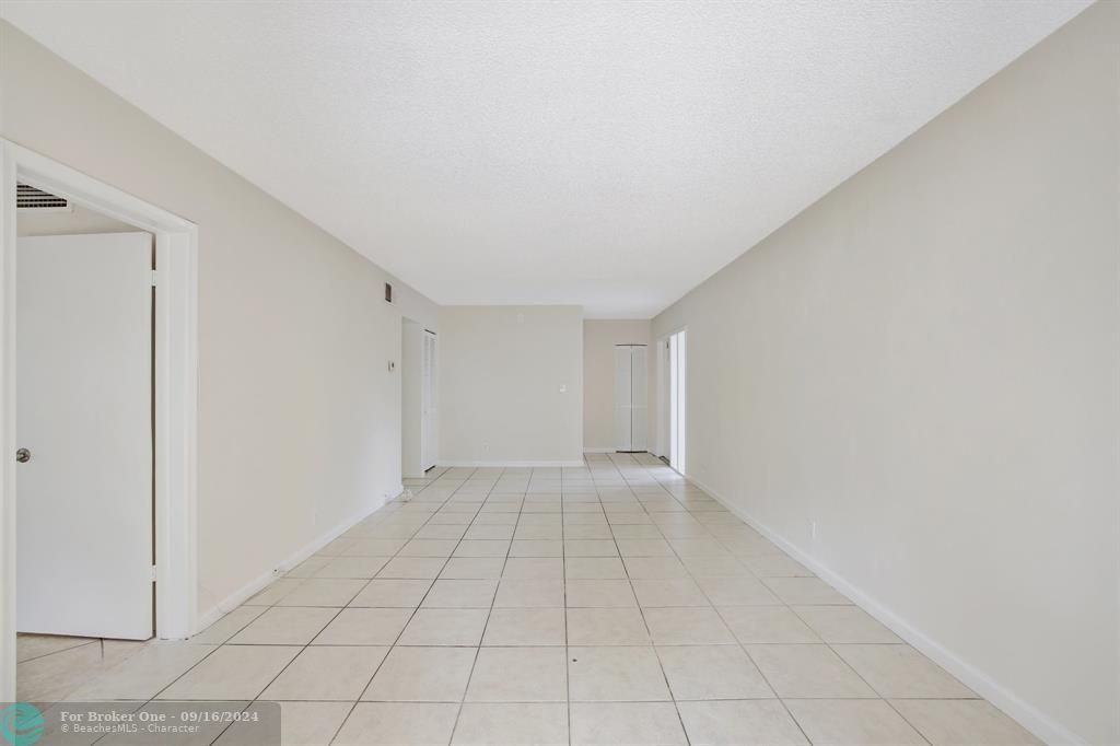 Active With Contract: $279,000 (2 beds, 2 baths, 1030 Square Feet)