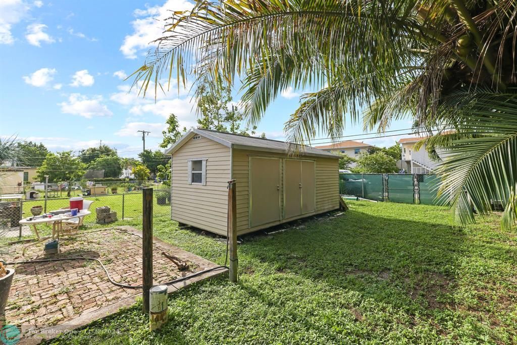 Active With Contract: $484,900 (3 beds, 2 baths, 1403 Square Feet)