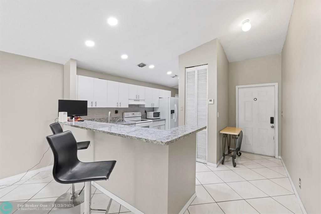 Active With Contract: $484,900 (3 beds, 2 baths, 1403 Square Feet)