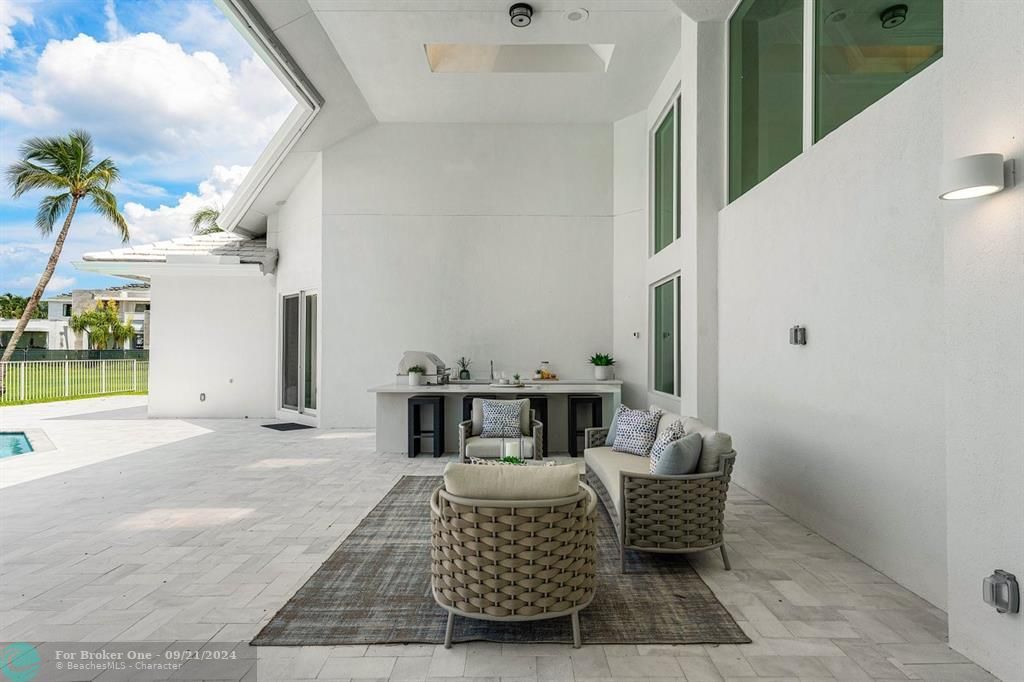 Active With Contract: $3,250,000 (4 beds, 2 baths, 5267 Square Feet)